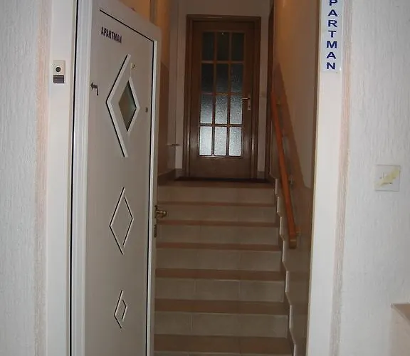 Edi + Minja Brodarica (Sibenik-Knin)