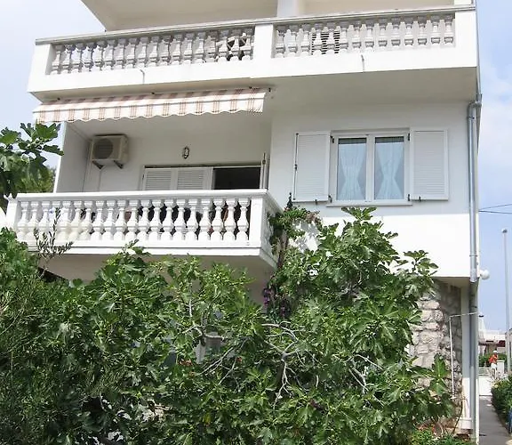 Edi + Minja Brodarica (Sibenik-Knin)